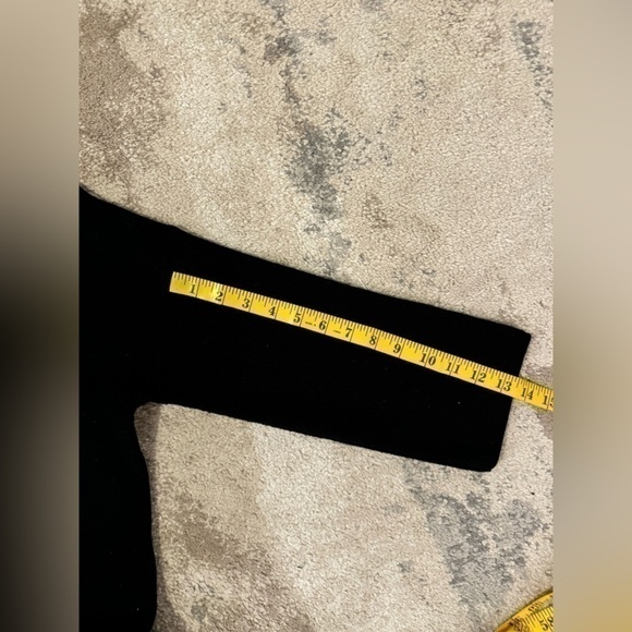 Women’s Black Crewneck Chico’s Sweater - Picture 9 of 10